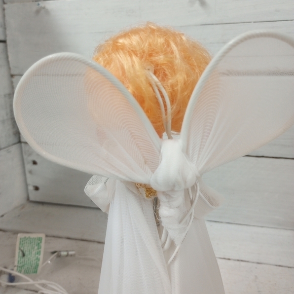 Vintage Kitschy Lighted Angel Christmas Holiday Tree Topper, Working. - Picture 6 of 11
